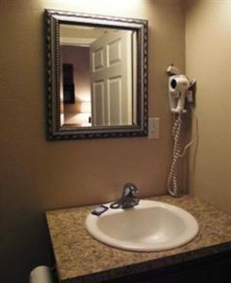 фото отеля Extend a Suites Victoria