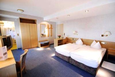 фото отеля Hotel zur Fluh