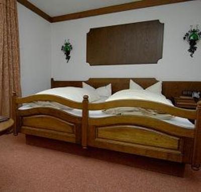фото отеля Land Gut Hotel Zum Löwen Marktheidenfeld