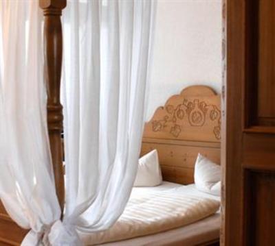 фото отеля Land Gut Hotel Zum Löwen Marktheidenfeld