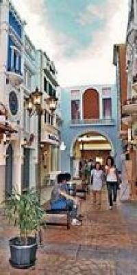 фото отеля The Square Apartment & Arcade Surabaya