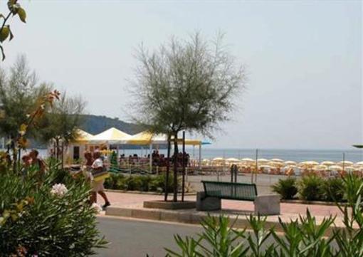 фото отеля Hotel Germania Praia A Mare