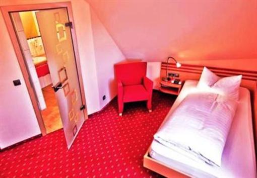 фото отеля Hotel Gasthof Lowen Marschalkenzimmern
