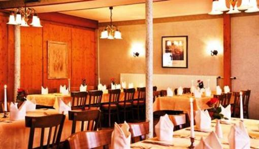 фото отеля Hotel Gasthof Lowen Marschalkenzimmern
