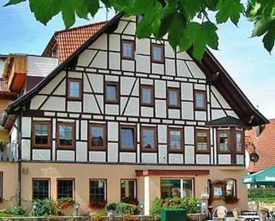 фото отеля Hotel Gasthof Lowen Marschalkenzimmern