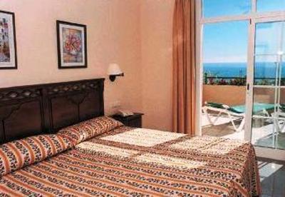 фото отеля Nerja Bahia Apartamentos