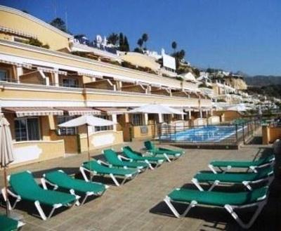 фото отеля Nerja Bahia Apartamentos