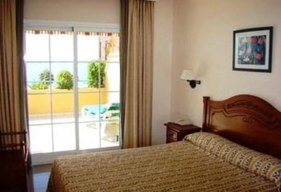 фото отеля Nerja Bahia Apartamentos