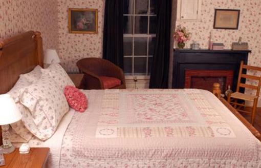 фото отеля John Morris Manor Bed & Breakfast