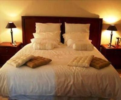 фото отеля Cornerstone Guest Lodge