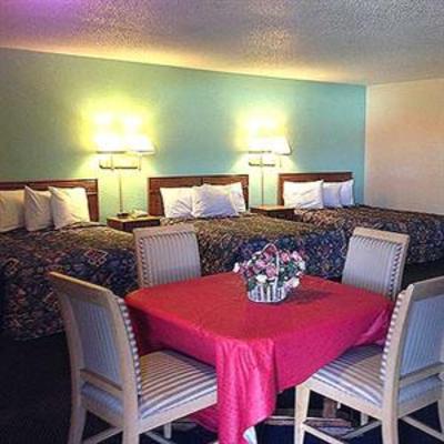 фото отеля Super 7 Inn Siloam Springs