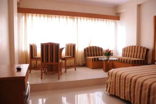 фото отеля Hotel Surya Vadodara