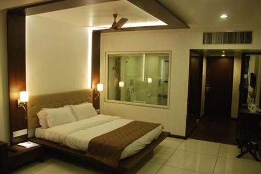 фото отеля Hotel Surya Vadodara