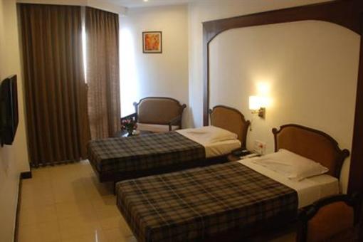 фото отеля Hotel Surya Vadodara