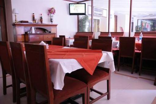 фото отеля Hotel Surya Vadodara