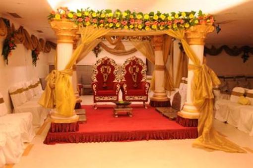 фото отеля Hotel Surya Vadodara