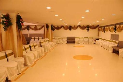 фото отеля Hotel Surya Vadodara