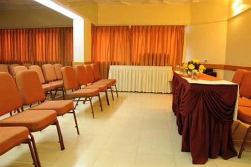 фото отеля Hotel Surya Vadodara