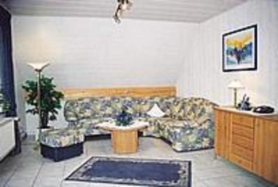 фото отеля Ferienweingut Klaus Thiesen Gastezimmer und Apartments Ellenz-Poltersdorf