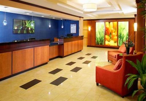 фото отеля Fairfield Inn & Suites Cumberland