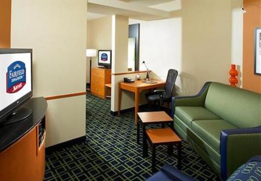фото отеля Fairfield Inn & Suites Cumberland