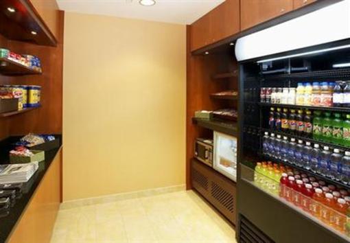 фото отеля Fairfield Inn & Suites Cumberland