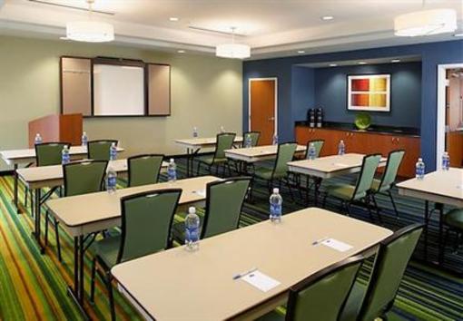 фото отеля Fairfield Inn & Suites Cumberland