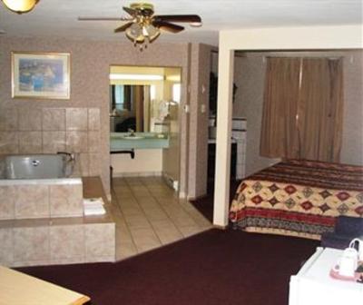 фото отеля Alpine Motel Kamloops
