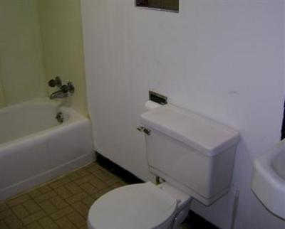 фото отеля Yellowstone Budget Apartments