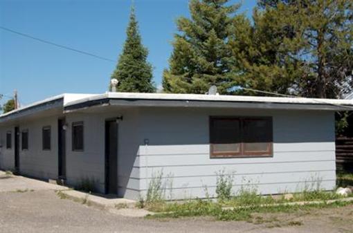 фото отеля Yellowstone Budget Apartments