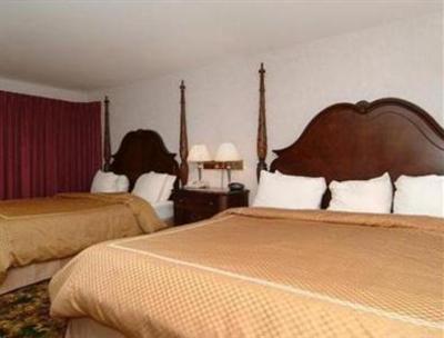 фото отеля Comfort Suites Mackinaw City