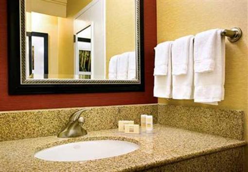 фото отеля Courtyard by Marriott Huntington Beach Fountain Valley