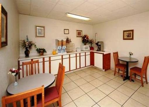 фото отеля Econo Lodge Marshall