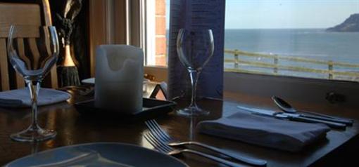 фото отеля Victoria Hotel-Robin Hood's Bay