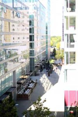 фото отеля Prime Location Lets - Vizion Apartments