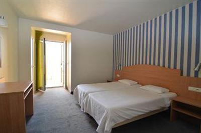 фото отеля Hotel Mediterranee Calvi