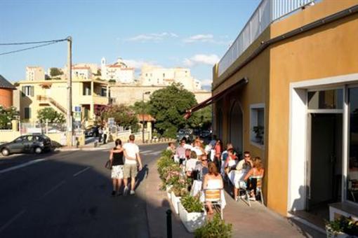 фото отеля Hotel Mediterranee Calvi