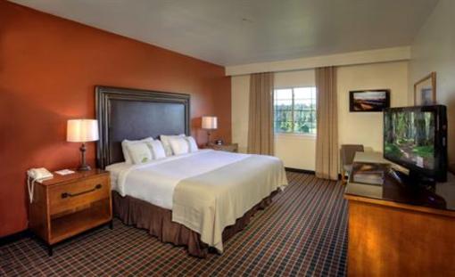 фото отеля Running Y Vacation Rentals