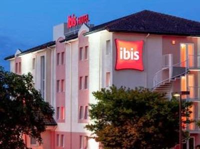 фото отеля Hotel Ibis Pau Lescar
