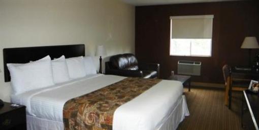 фото отеля GuestHouse Inn & Suites Osage Beach