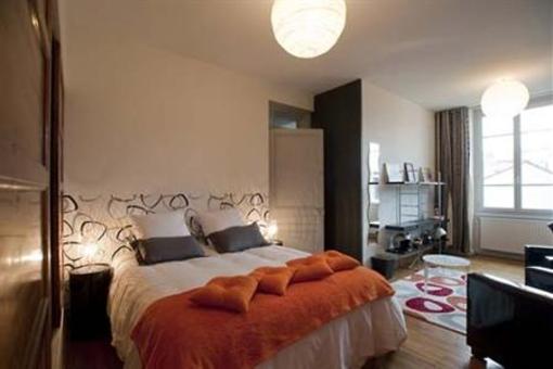 фото отеля Aux Deux Ateliers - Chambre d'Hotes