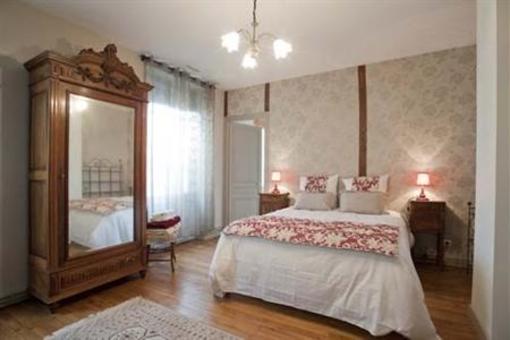фото отеля Aux Deux Ateliers - Chambre d'Hotes