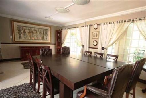 фото отеля Summerview Guest Lodge Sandton Johannesburg