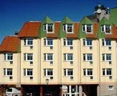 фото отеля Hotel & Pension Zum Grünen Turm Hohen Neuendorf