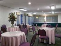 Howard Johnson Inn And Suites Vallejo