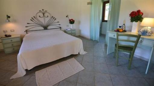 фото отеля Limone Beach Village