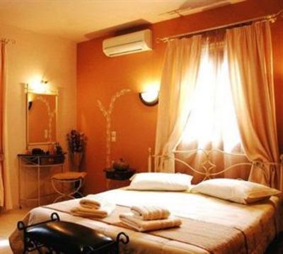 фото отеля Akrolimnion Guesthouse