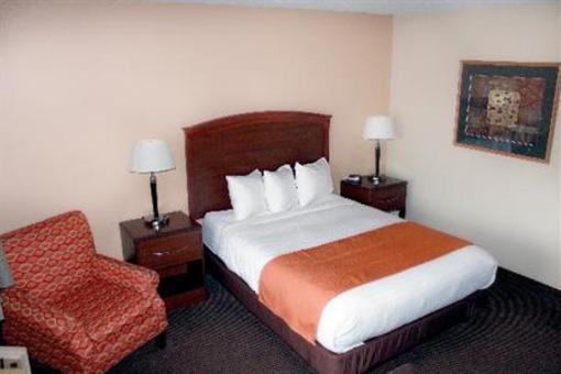 фото отеля AmericInn Lodge & Suites Fargo