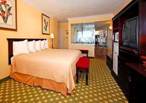 фото отеля Quality Inn On the Beach Ormond Beach