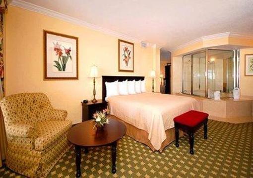 фото отеля Quality Inn On the Beach Ormond Beach